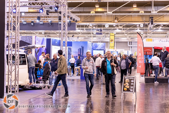 Foto vom Messebetrieb mit Besucherfluss Messebetrieb