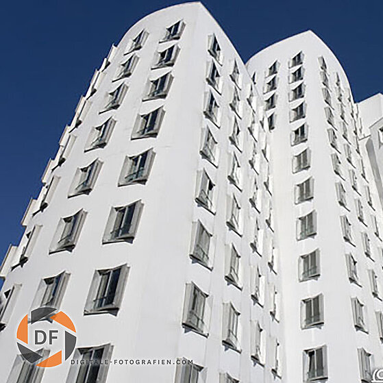 Duesseldorf-Medien-Hafen-Gehry-Bauten-08