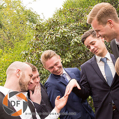 Gruppenfotos-Trauzeugen-witzig