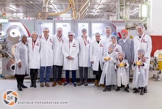 Gruppenfoto bei der Werksführung Gruppenfoto