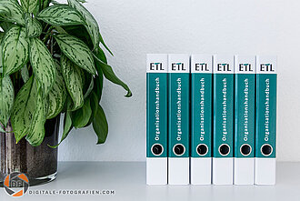 Stilfoto mit Aktenordnern Aktenordner