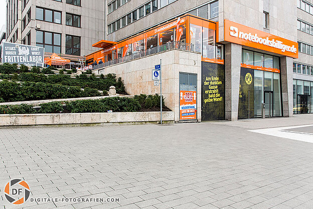 Businessfoto der Filiale von außen Filiale