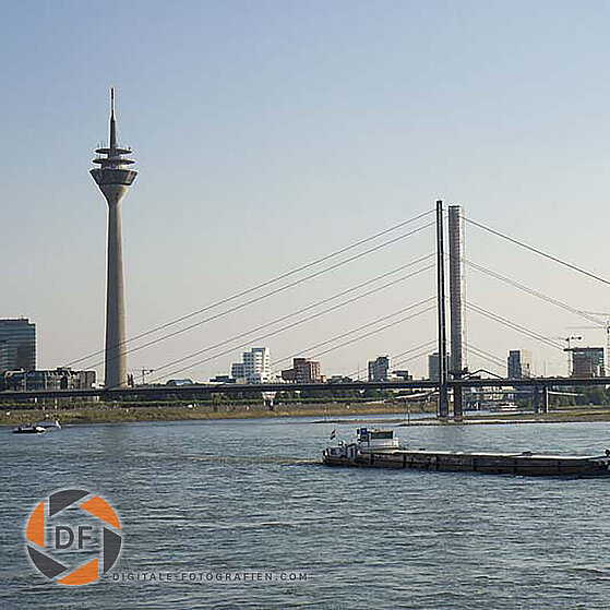 Duesseldorf-Rheinbruecke-01