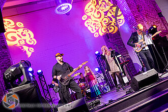 Live Bank während des Messeparty Live Band