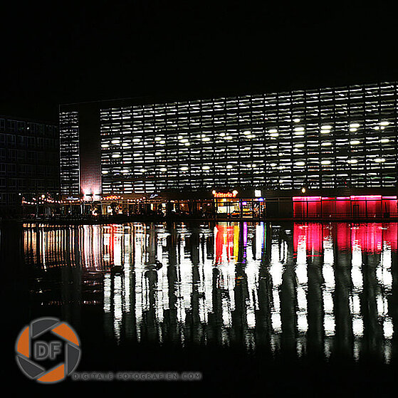 Duisburg_Innenhafen_Parkhaus_01