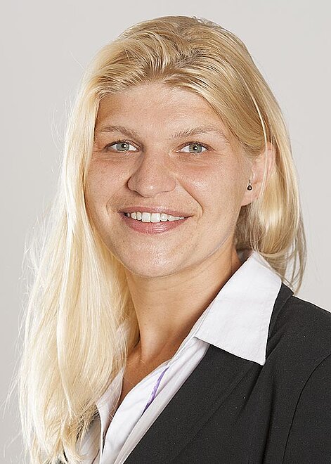 Frau ohne Bewerbungsmakeup Frau ohne Bewerbungsmakeup