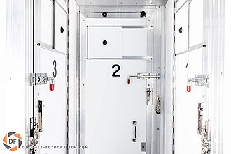 Foto der Gefangenenzellen im MAN Transporter Gefangenenzelle