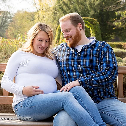 Babybauch_Shooting_im_Gruga_Park_in_Essen