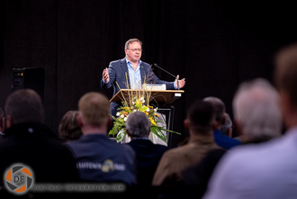 Sprecher auf der Bühne der Taxi Messe Sprecher