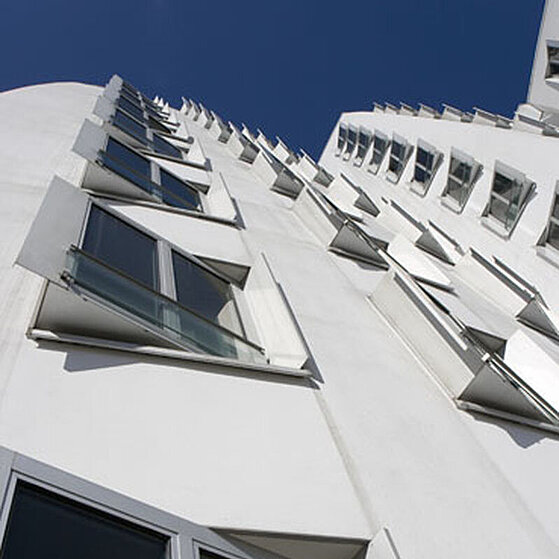 Duesseldorf-Medien-Hafen-Gehry-Bauten-11