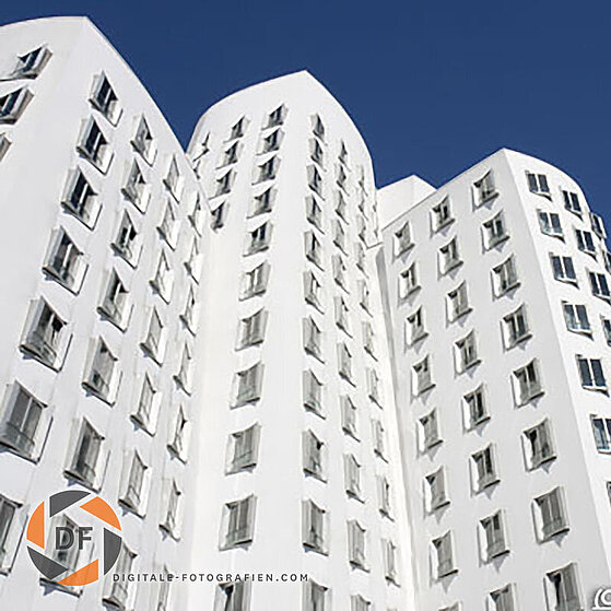 Duesseldorf-Medien-Hafen-Gehry-Bauten-12