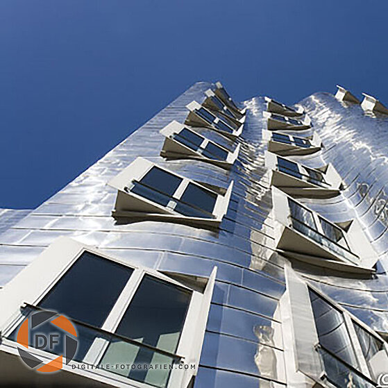 Duesseldorf-Medien-Hafen-Gehry-Bauten-07
