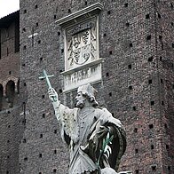Statue im Castello Sforzesco