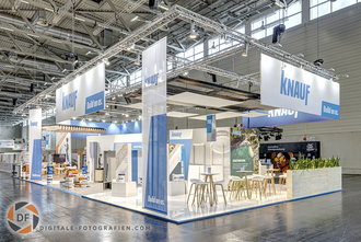 Aufnahme vom ganzen Messestand Messestand Knauf