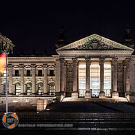 Nachtaufnahme vom Reichstag in Berlin Reichstag