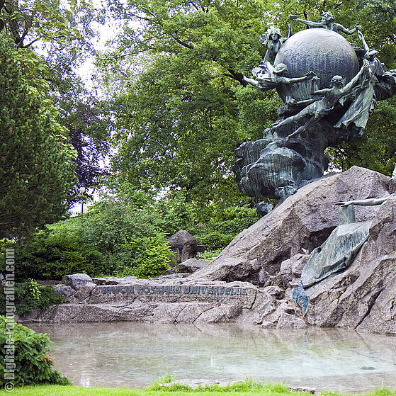 Bern-Weltpost-Denkmal-Kleinen-Schanze-2