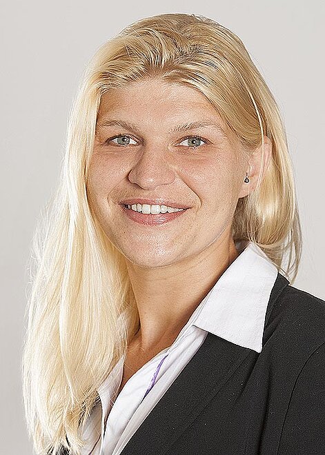 Bewerbungsfoto mit Retusche mit Retusche