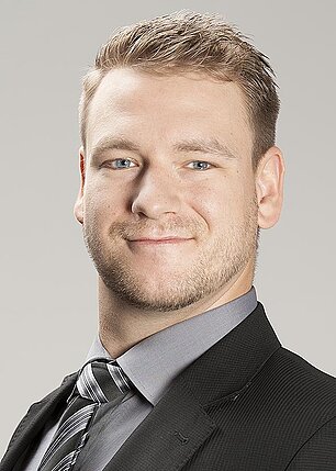 Bewerbungsfoto mit Streiflicht und Haarlicht Bewerbungsfoto mit Streiflicht und Haarlicht