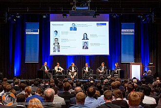 Eventfoto zur Bühne mit Publikum Publikum