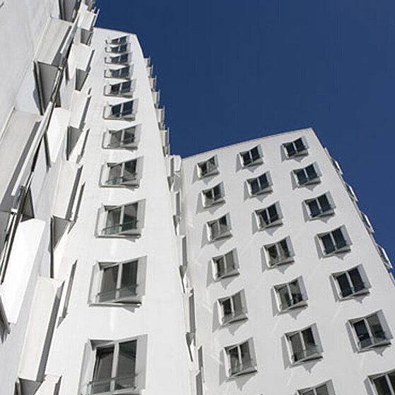 Duesseldorf-Medien-Hafen-Gehry-Bauten-10