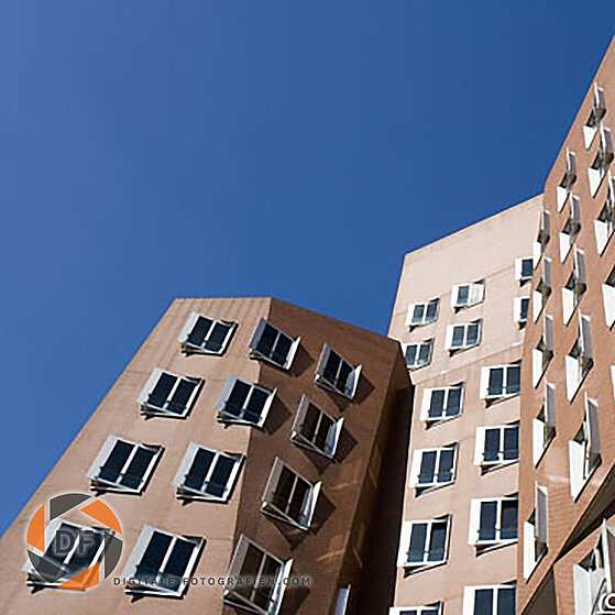 Duesseldorf-Medien-Hafen-Gehry-Bauten-01