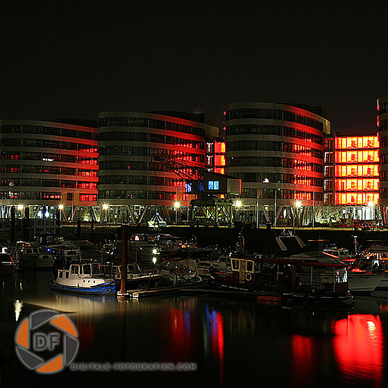 Duisburg_Innenhafen_Five_Boats_01