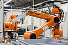 Industriefilm mit Kuka Fertigungsanlagen Industrieanlage