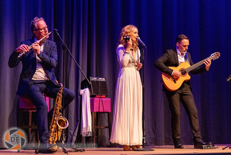 Musikakt bei der Party nach der Messe Band