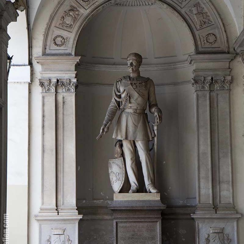 Statue im Palazzo di Citta