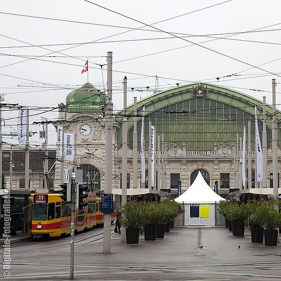 Bahnhof-SBB-und-der-Centralbahnplatz