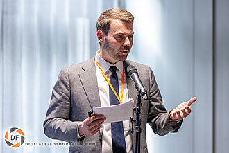 Sprecher vom TüV Rheinland Sprecher