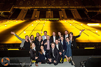 Teamfoto der Messeveranstalter im Dortmunder Stadion Team