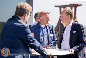 Lockere Gesprächsrunde in der Pause come together