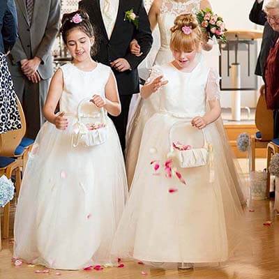 Hochzeitsfotos von der kirchlichen Trauung Kirche